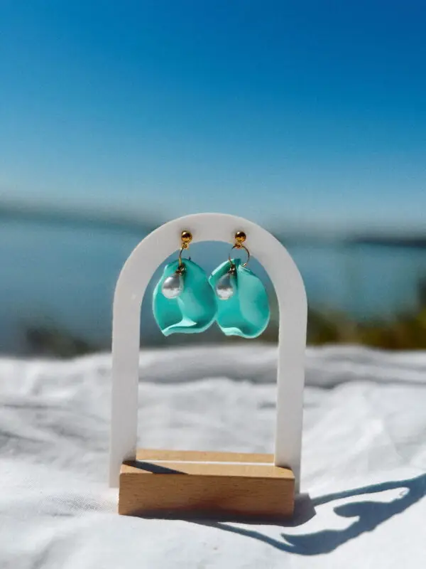 Asümmeetrilised aqua sinised kõrvarõngad pärliga - Image 3