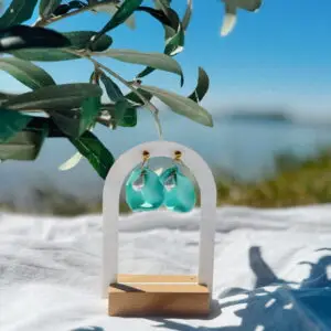 Asümmeetrilised aqua sinised kõrvarõngad pärliga